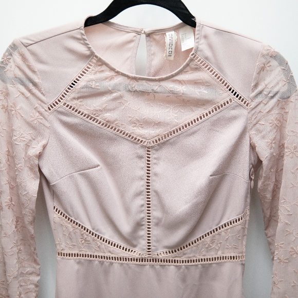 Blush Embroidered Dress H&M Divided Long sleeved - Picture 5 of 7